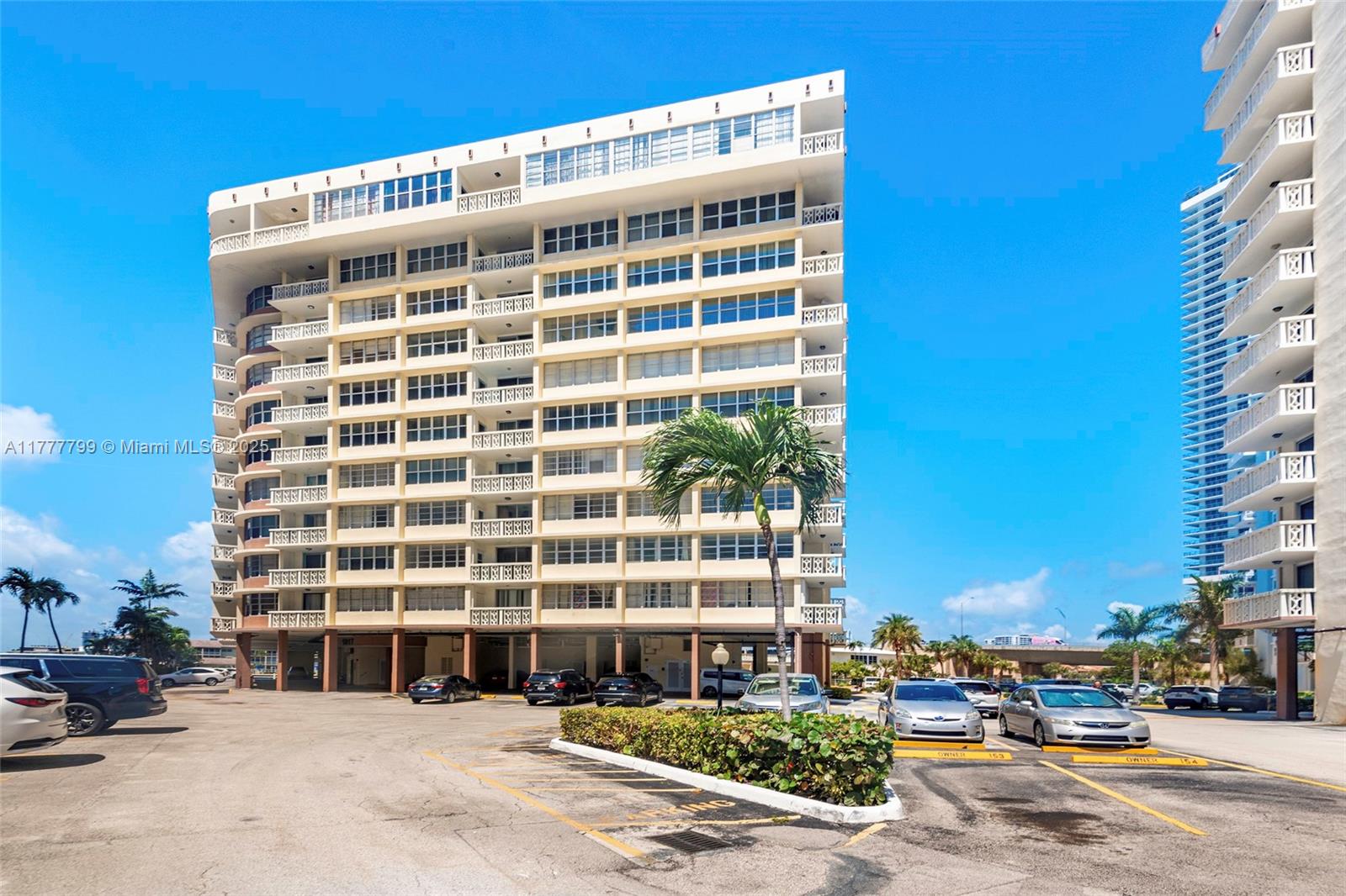 IMPERIAL TOWERS CONDO - Residential