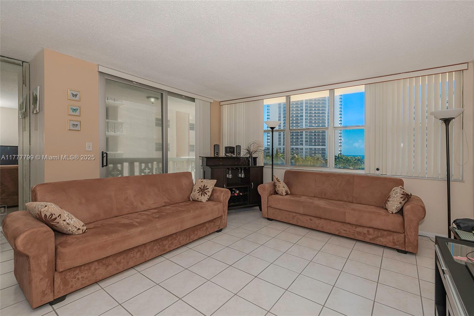 IMPERIAL TOWERS CONDO - Residential