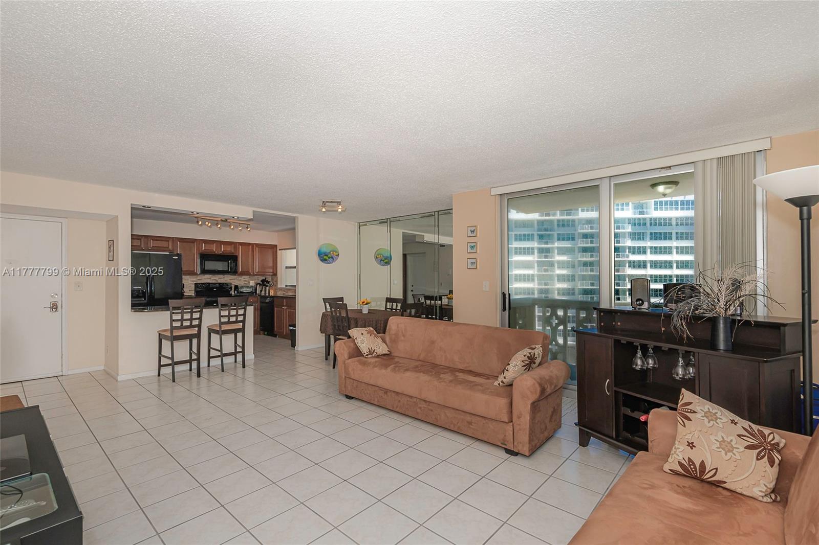 IMPERIAL TOWERS CONDO - Residential