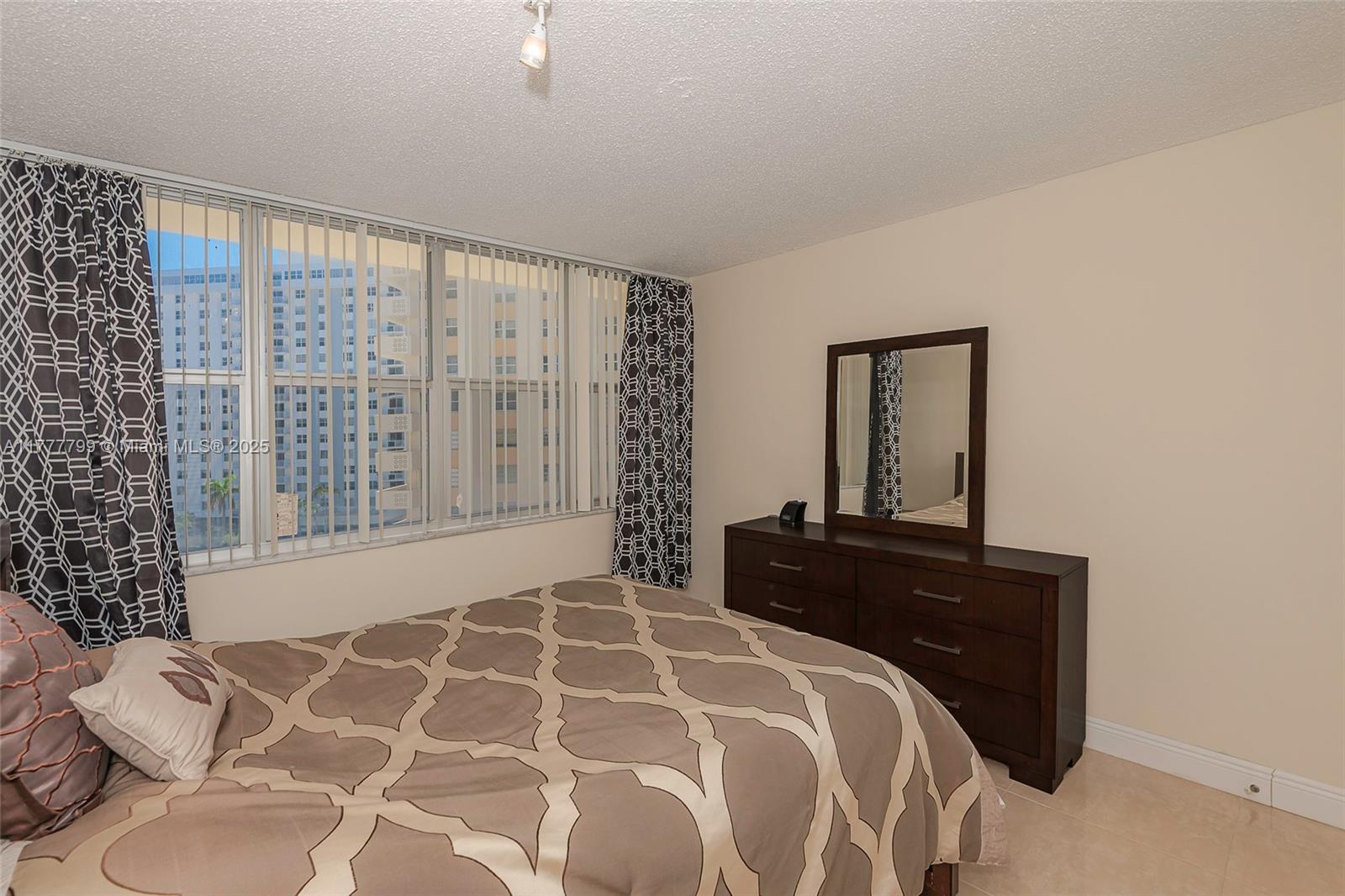 IMPERIAL TOWERS CONDO - Residential