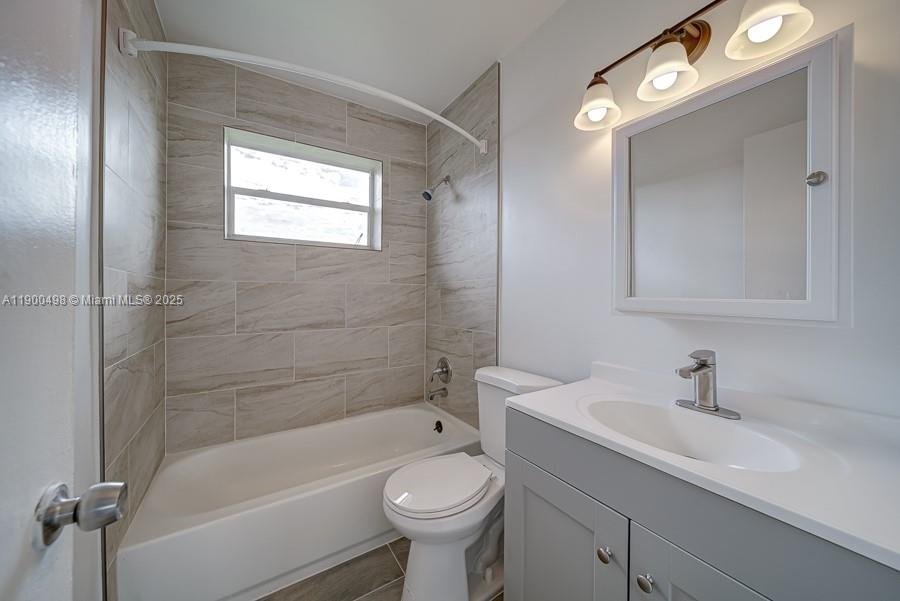 MIAMI GARDENS ESTATES - Residential Lease