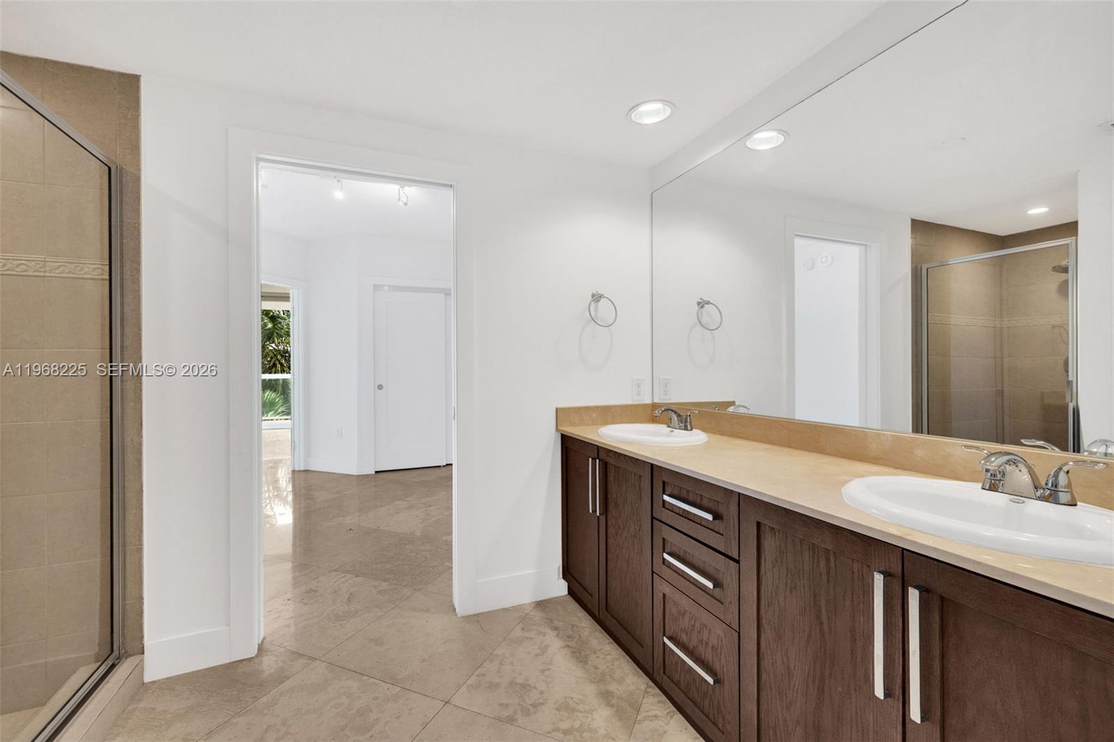 THE GRAND VENETIAN CONDO - Residential