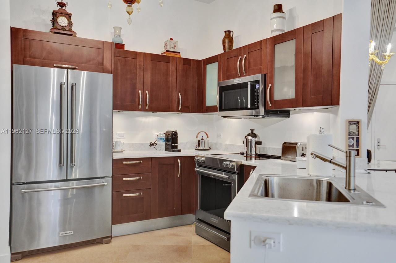 TURNBERRY VLG NO TOWER CO - Residential