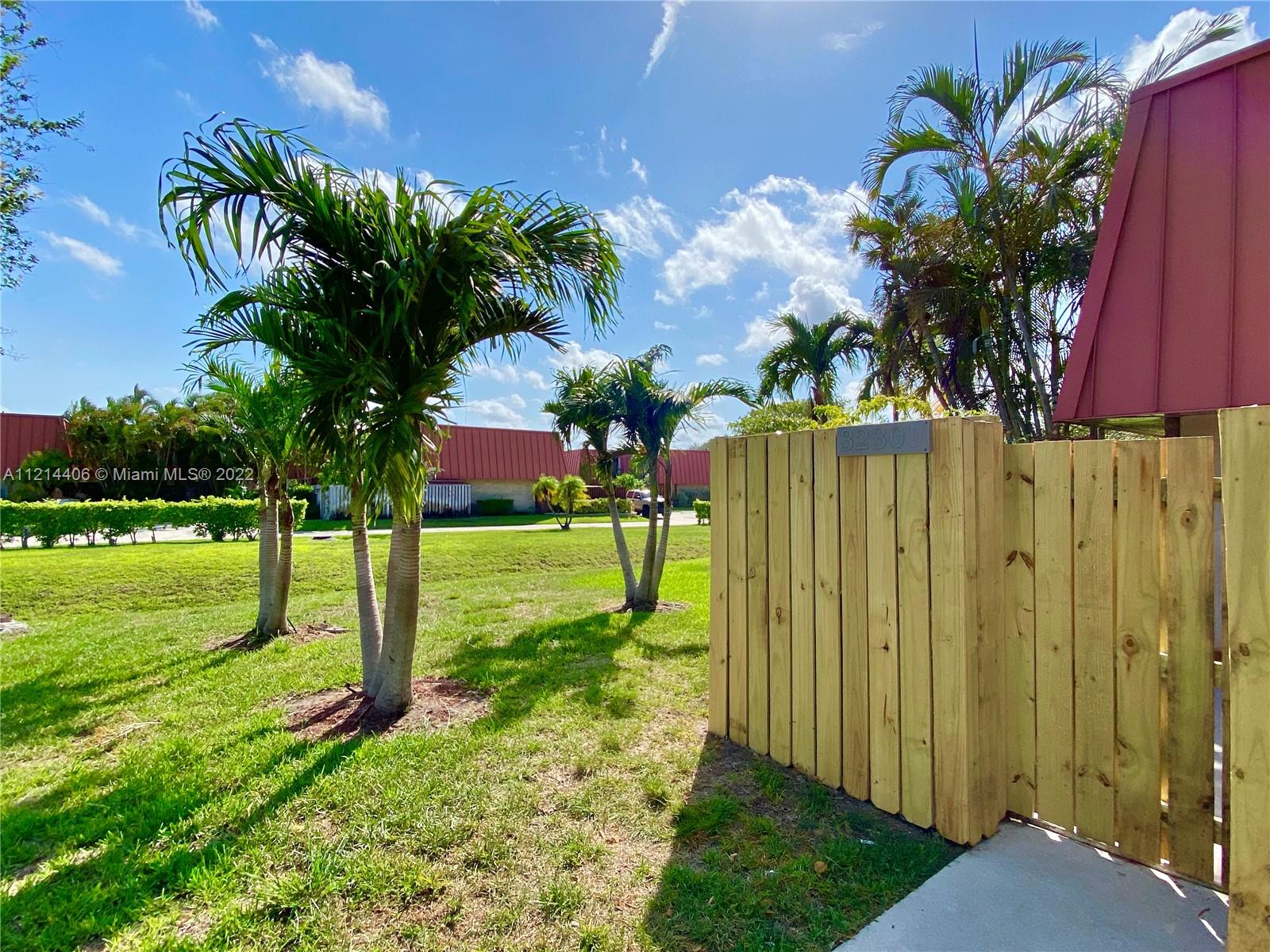 MERIDIAN PARK - Residential Lease