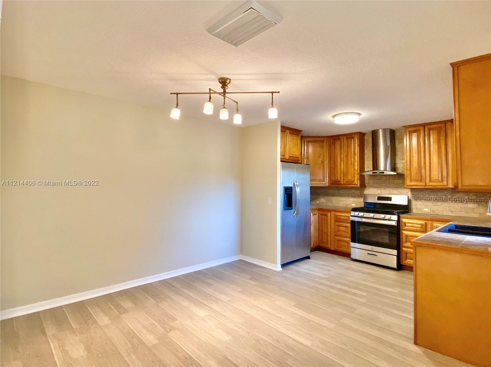MERIDIAN PARK - Residential Lease