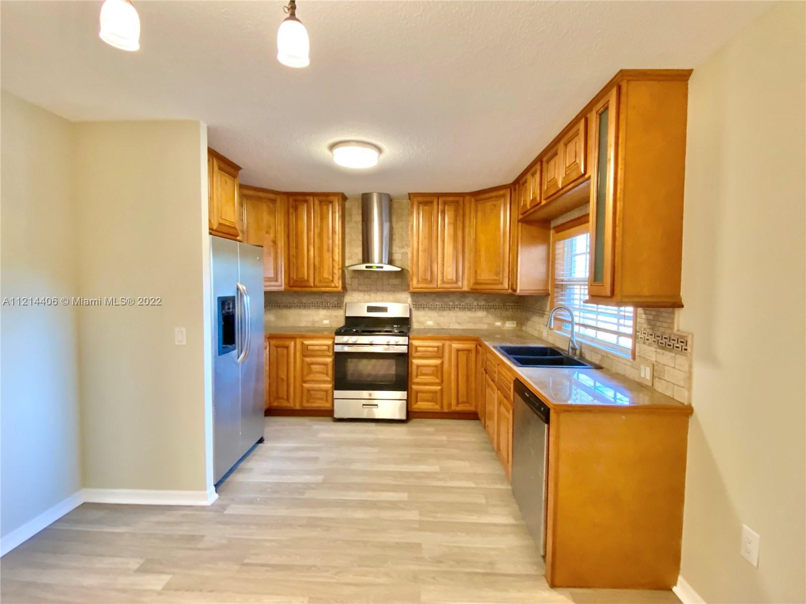 MERIDIAN PARK - Residential Lease