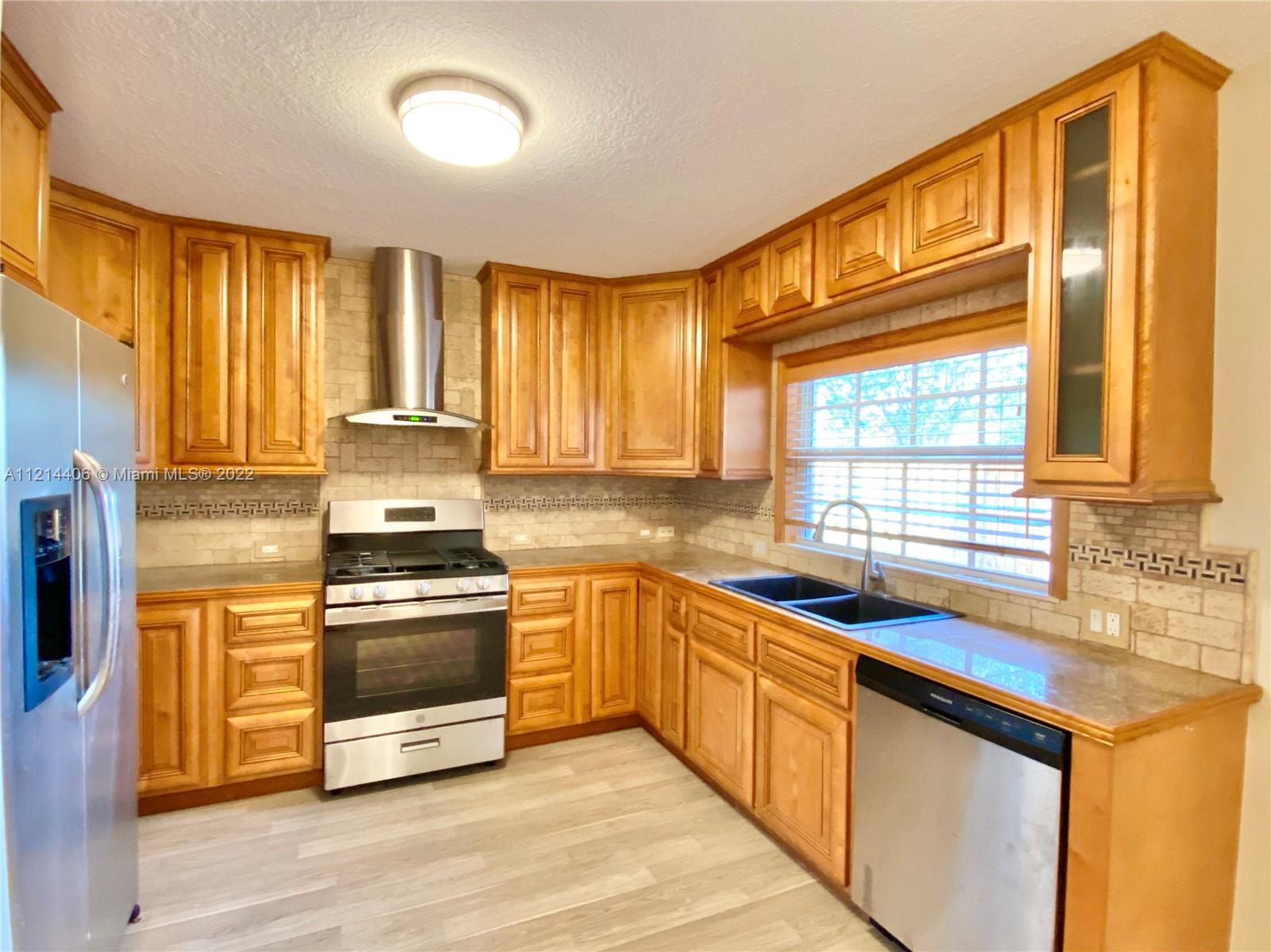 MERIDIAN PARK - Residential Lease