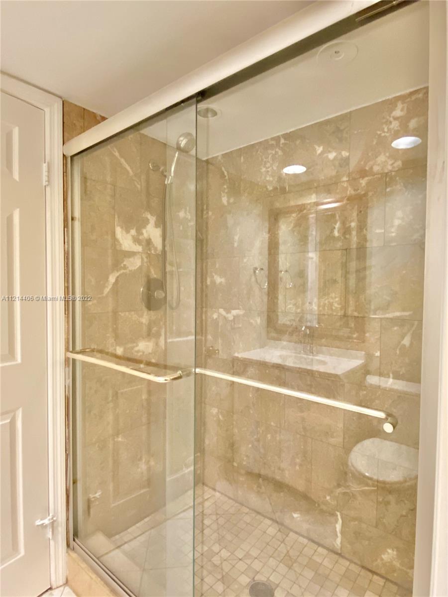 MERIDIAN PARK - Residential Lease
