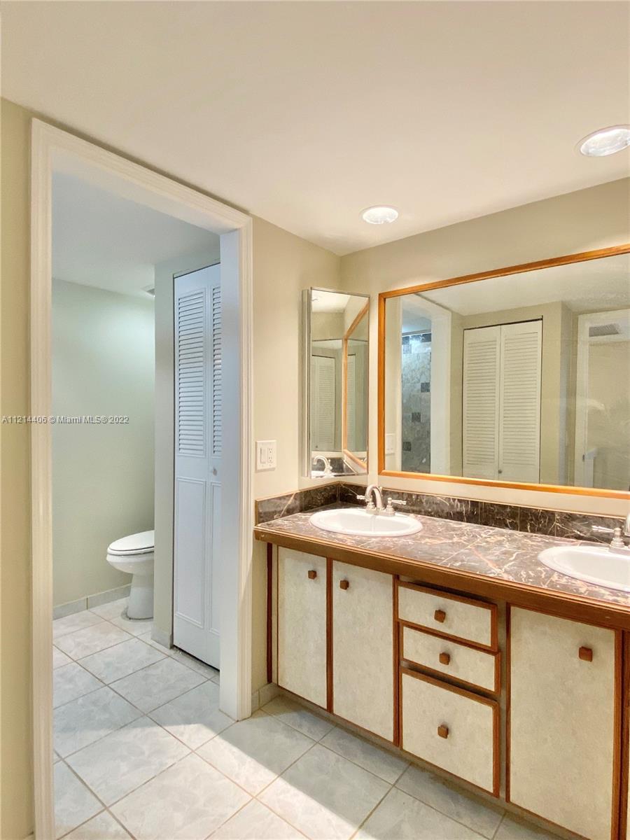 MERIDIAN PARK - Residential Lease