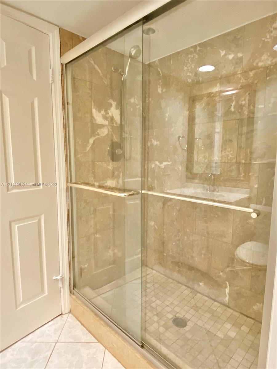 MERIDIAN PARK - Residential Lease