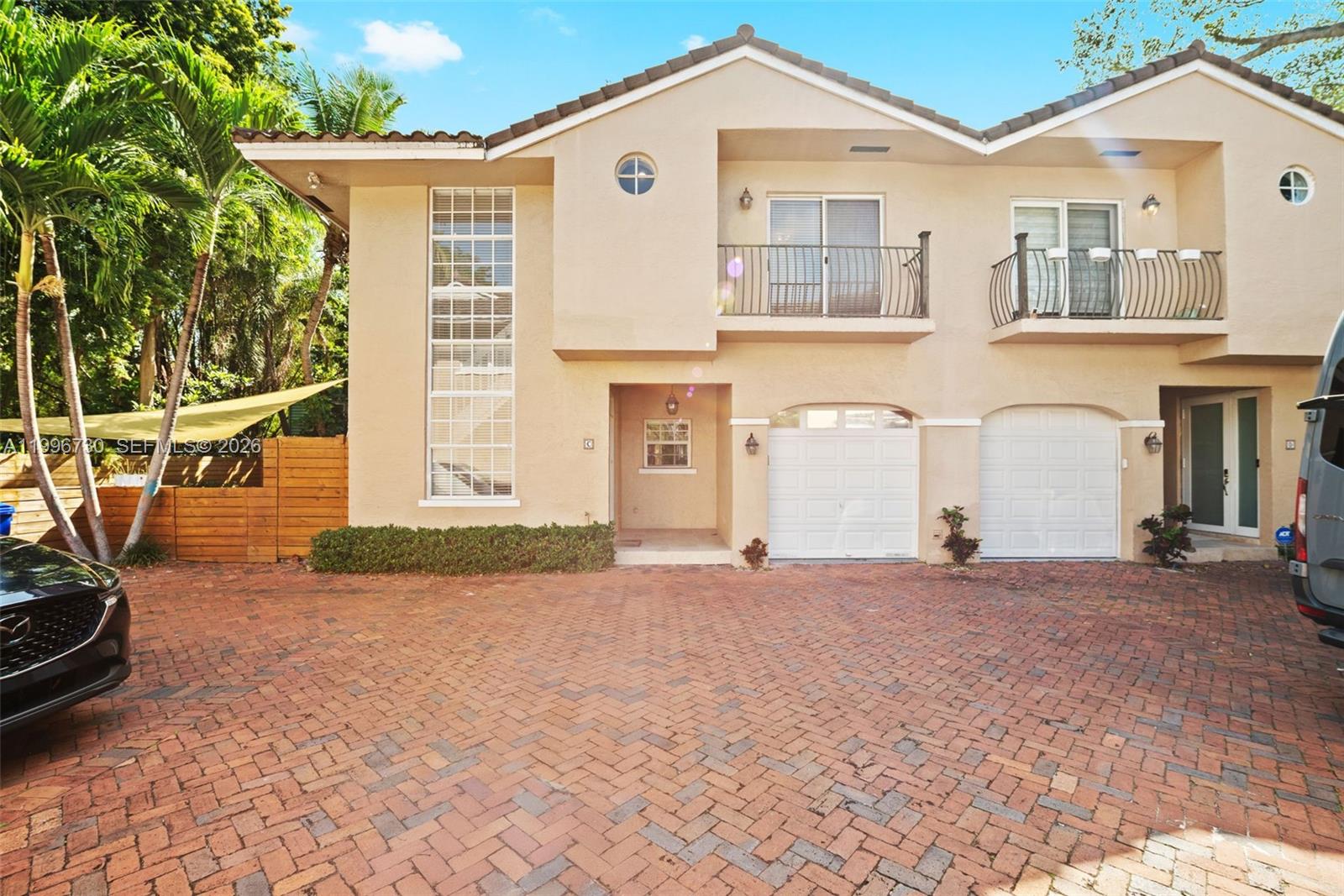GROVE WALK TOWNHOMES COND - Residential