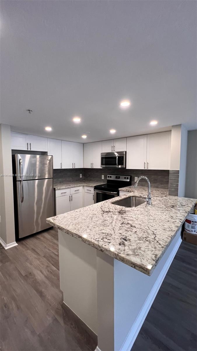 DIAMOND TOWER CONDO - Residential Lease
