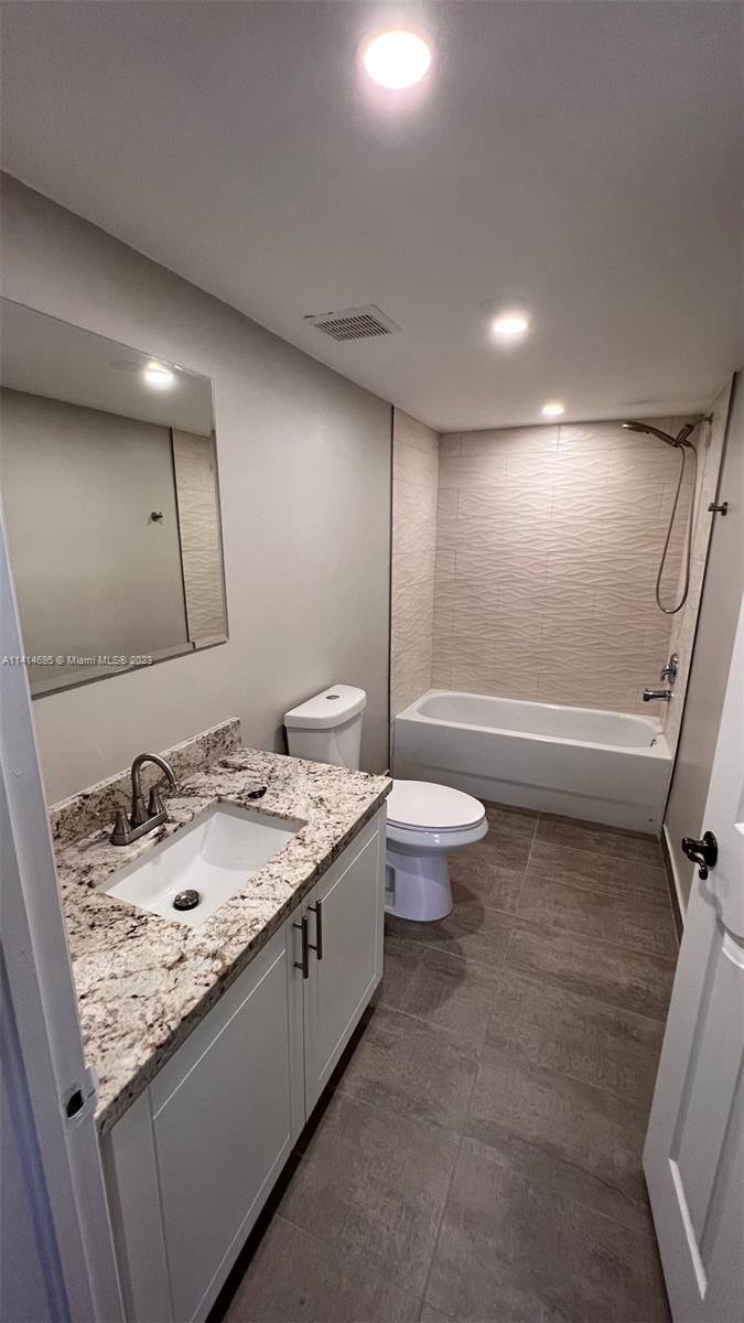 DIAMOND TOWER CONDO - Residential Lease