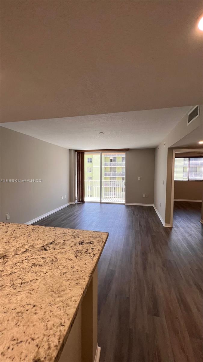 DIAMOND TOWER CONDO - Residential Lease