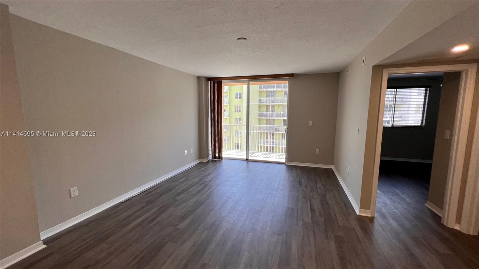 DIAMOND TOWER CONDO - Residential Lease