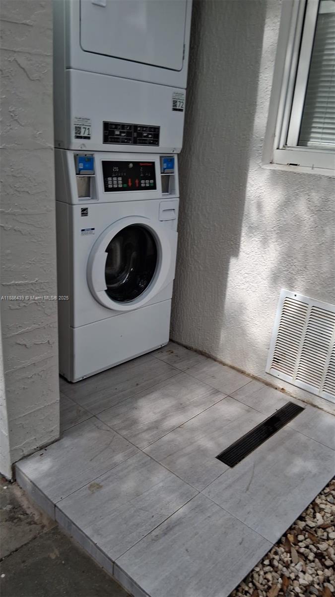 BRICKELL RIVERVIEW - Residential Lease