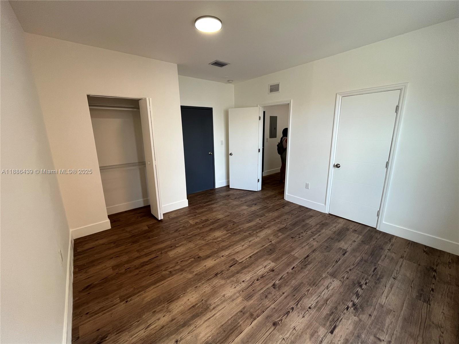 BRICKELL RIVERVIEW - Residential Lease