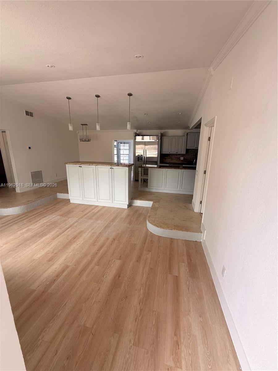CHATELAINE - Residential