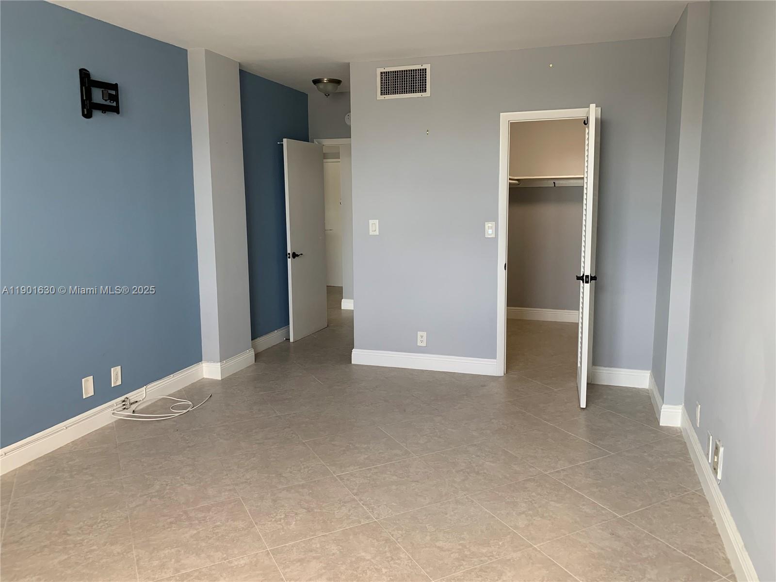 ISLAND PLACE AT NORTH BAY - Residential