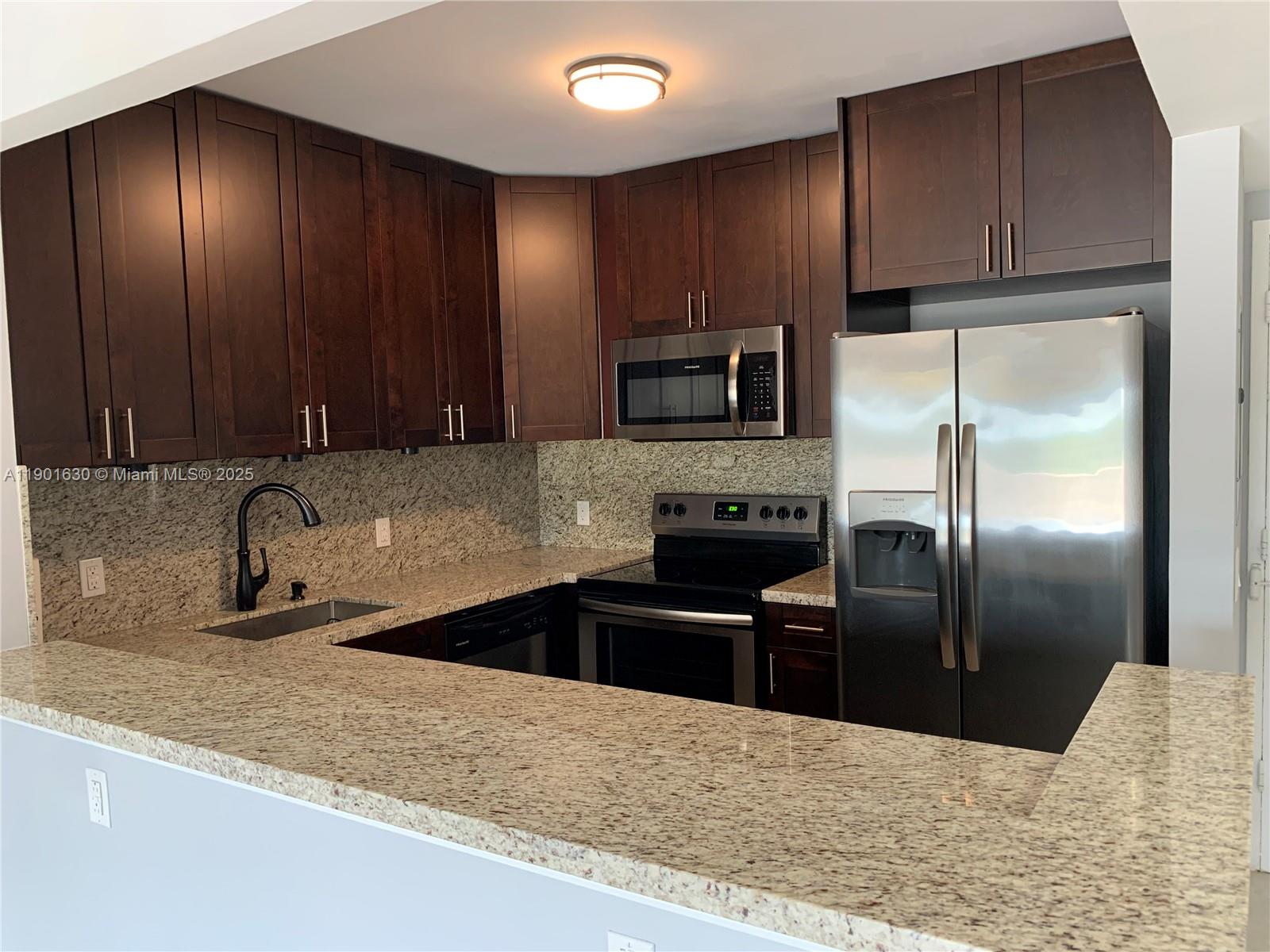 ISLAND PLACE AT NORTH BAY - Residential