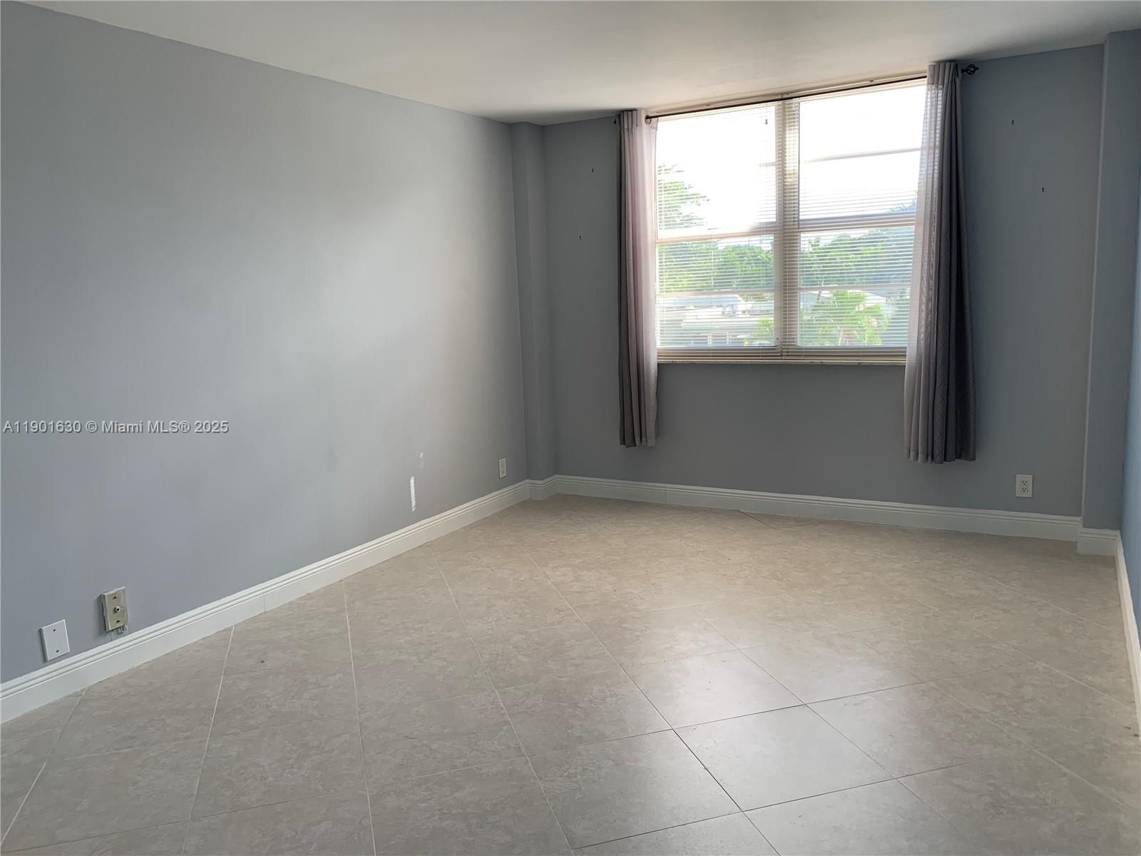 ISLAND PLACE AT NORTH BAY - Residential