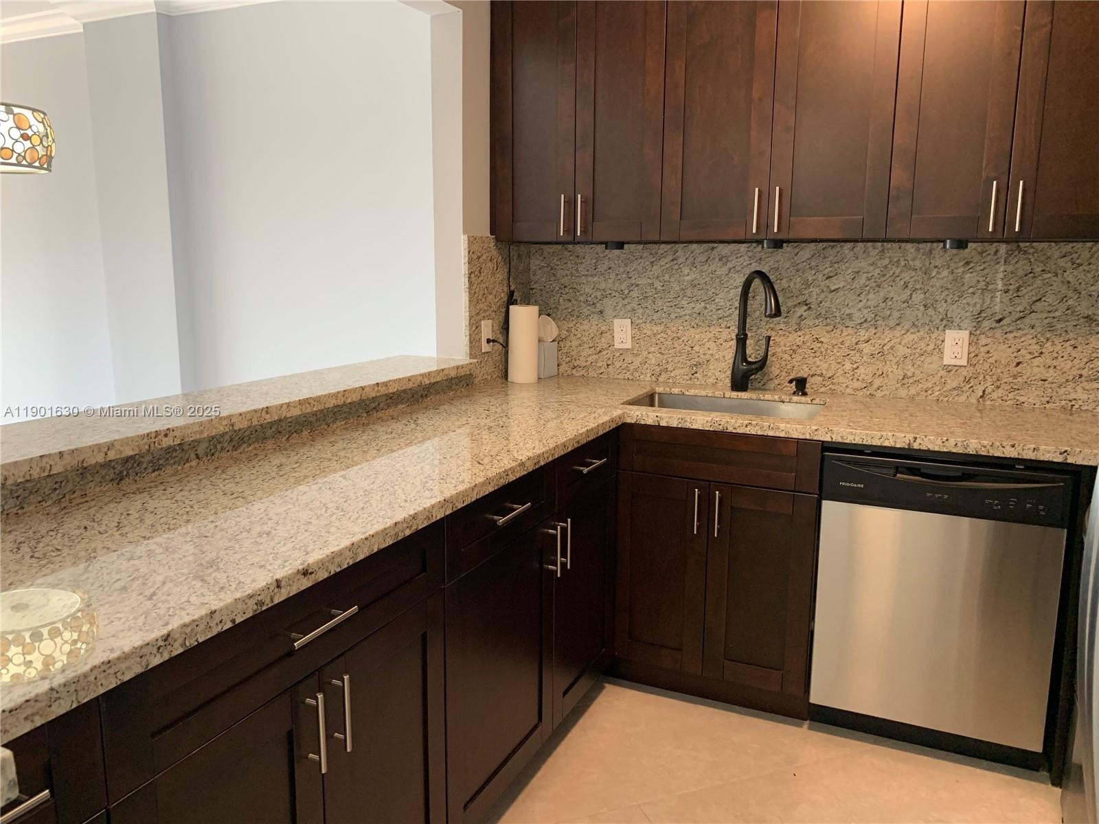 ISLAND PLACE AT NORTH BAY - Residential
