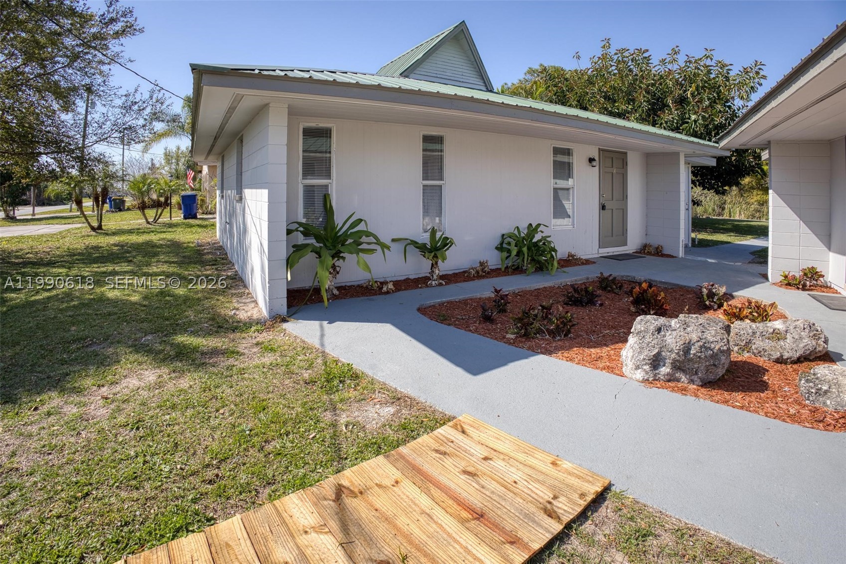 SUNN LAKES - Residential Income
