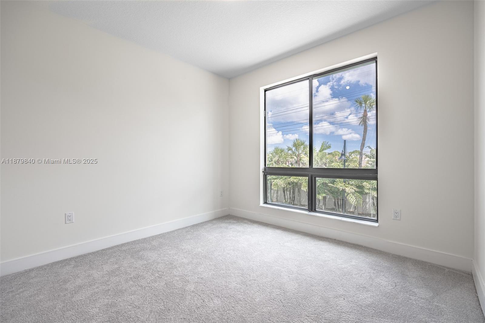 DOWNTOWN DORAL SOUTH PHAS - Residential