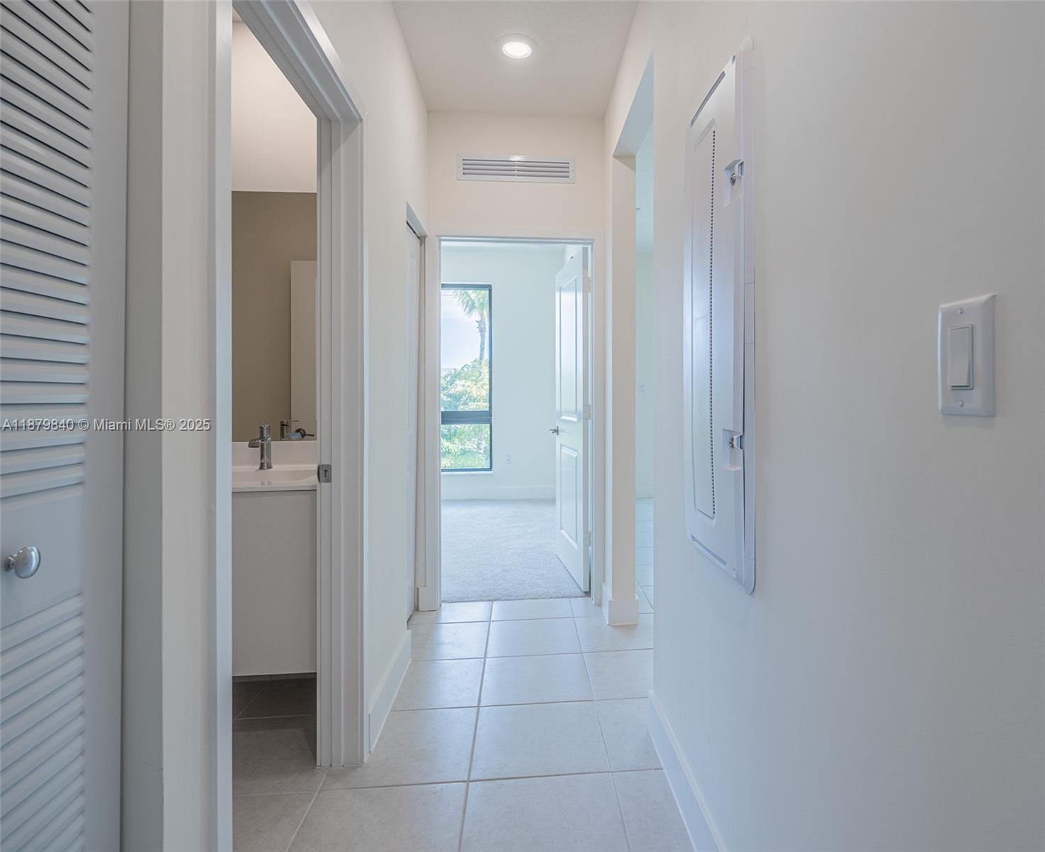 DOWNTOWN DORAL SOUTH PHAS - Residential