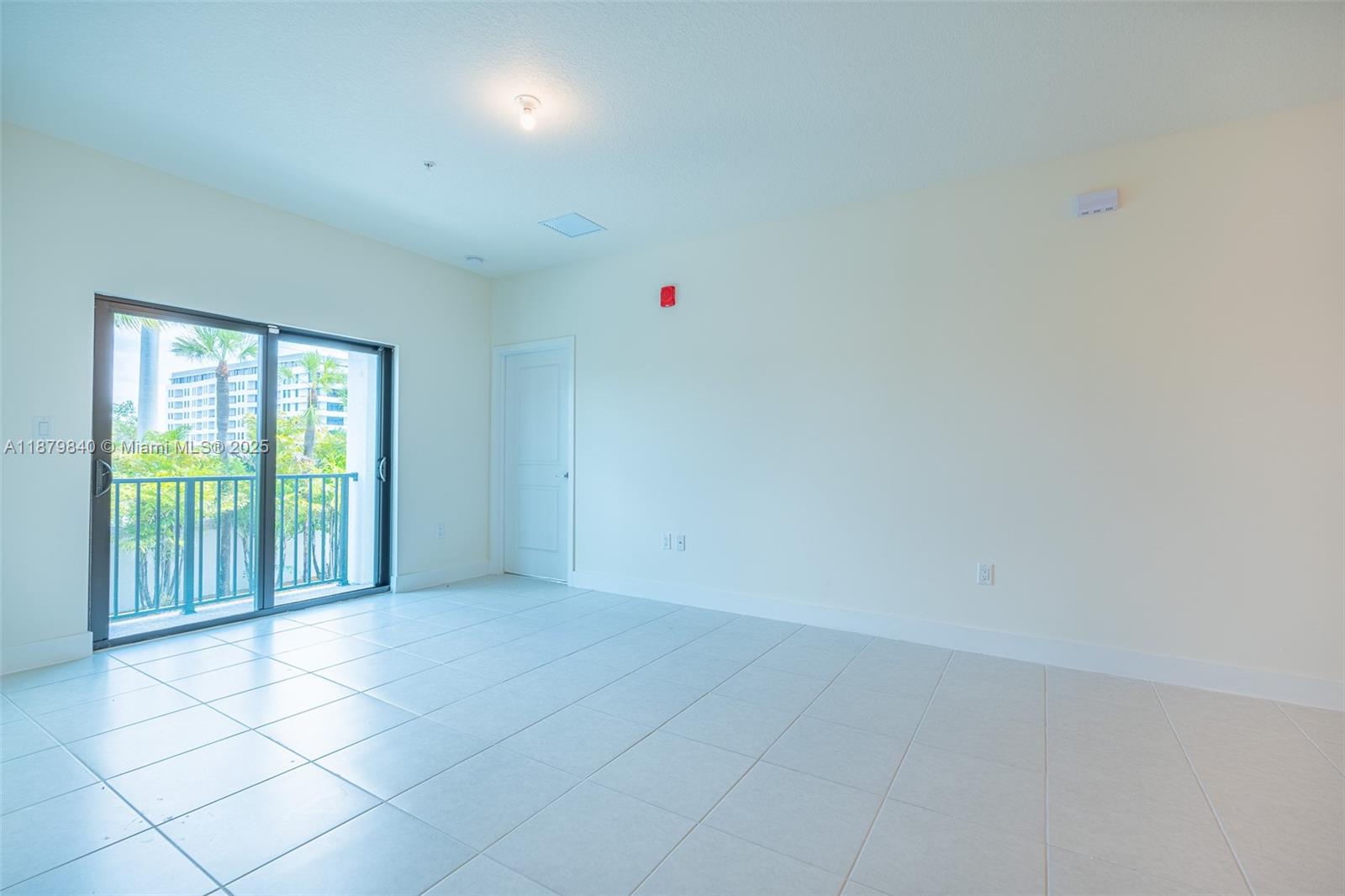 DOWNTOWN DORAL SOUTH PHAS - Residential