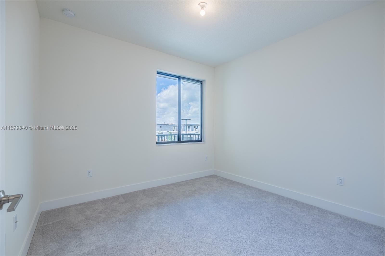 DOWNTOWN DORAL SOUTH PHAS - Residential