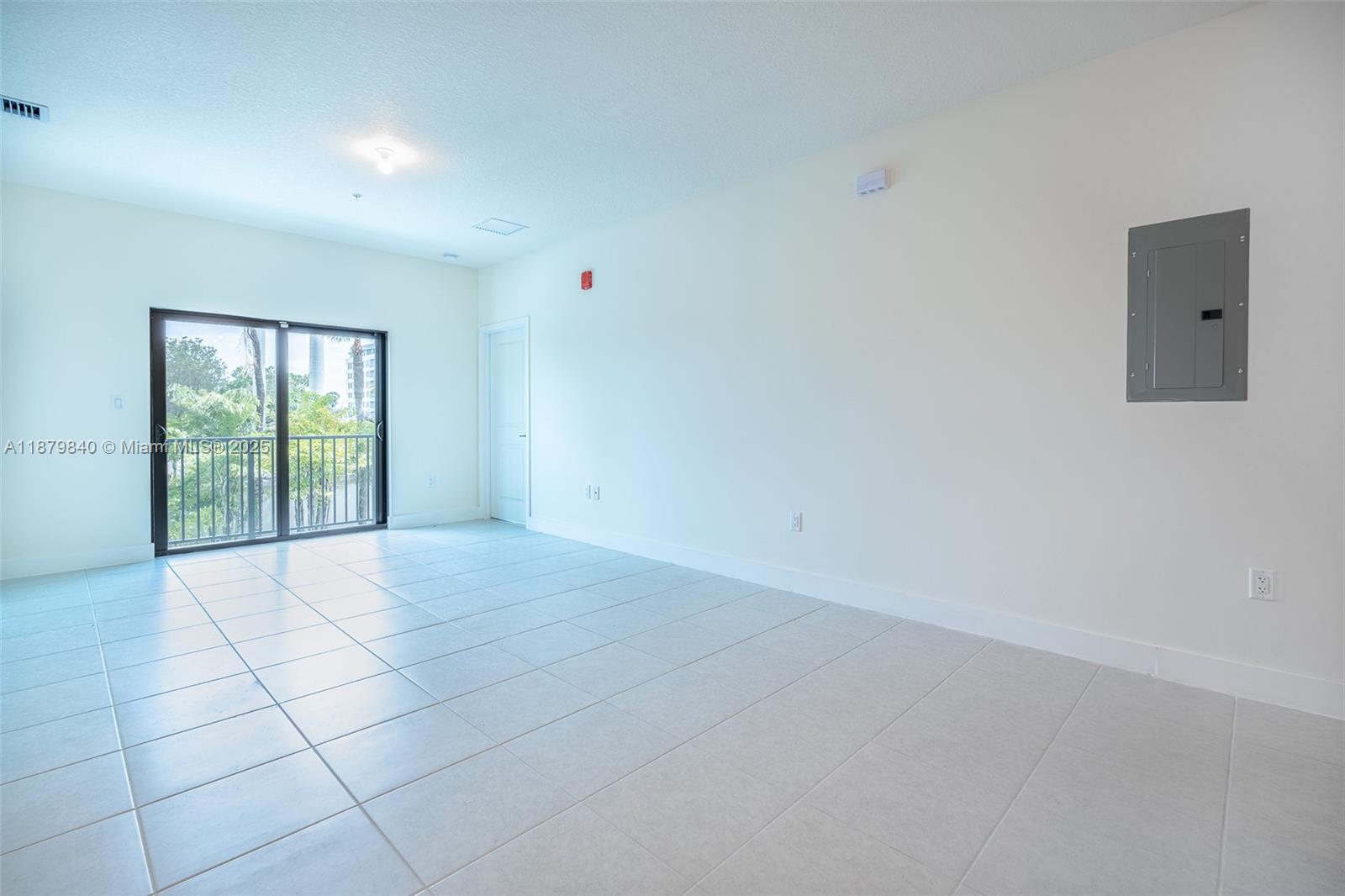 DOWNTOWN DORAL SOUTH PHAS - Residential