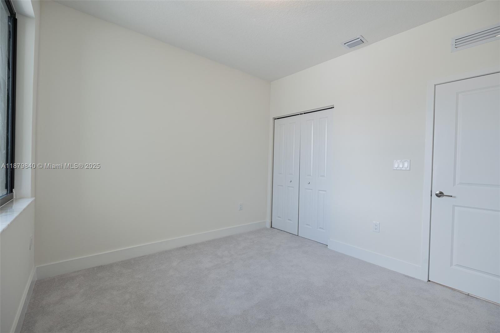 DOWNTOWN DORAL SOUTH PHAS - Residential