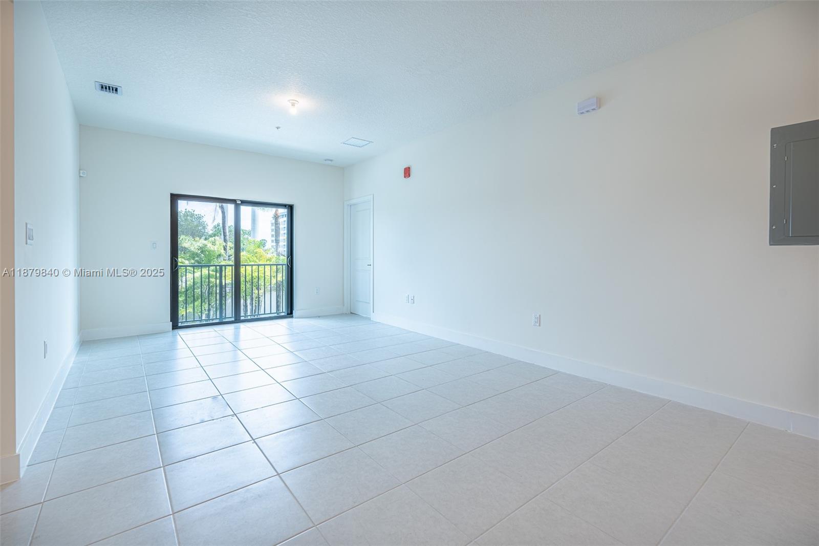 DOWNTOWN DORAL SOUTH PHAS - Residential