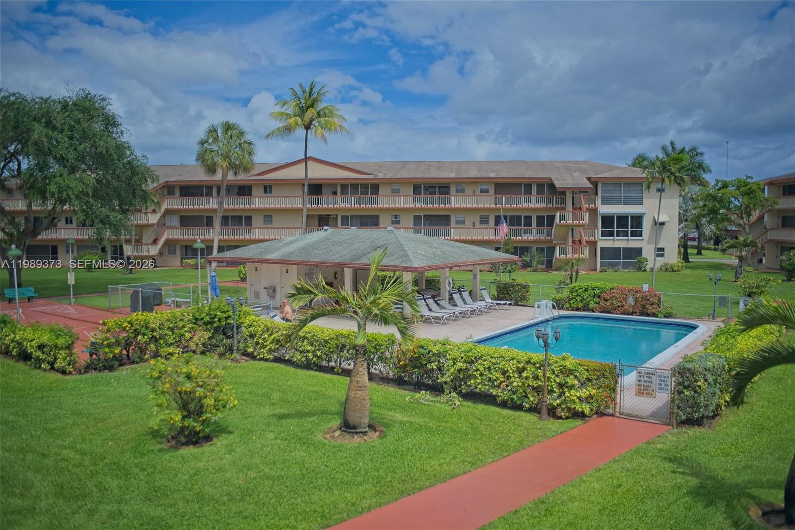 BEVERLY HILLS CONDO NUMBE - Residential