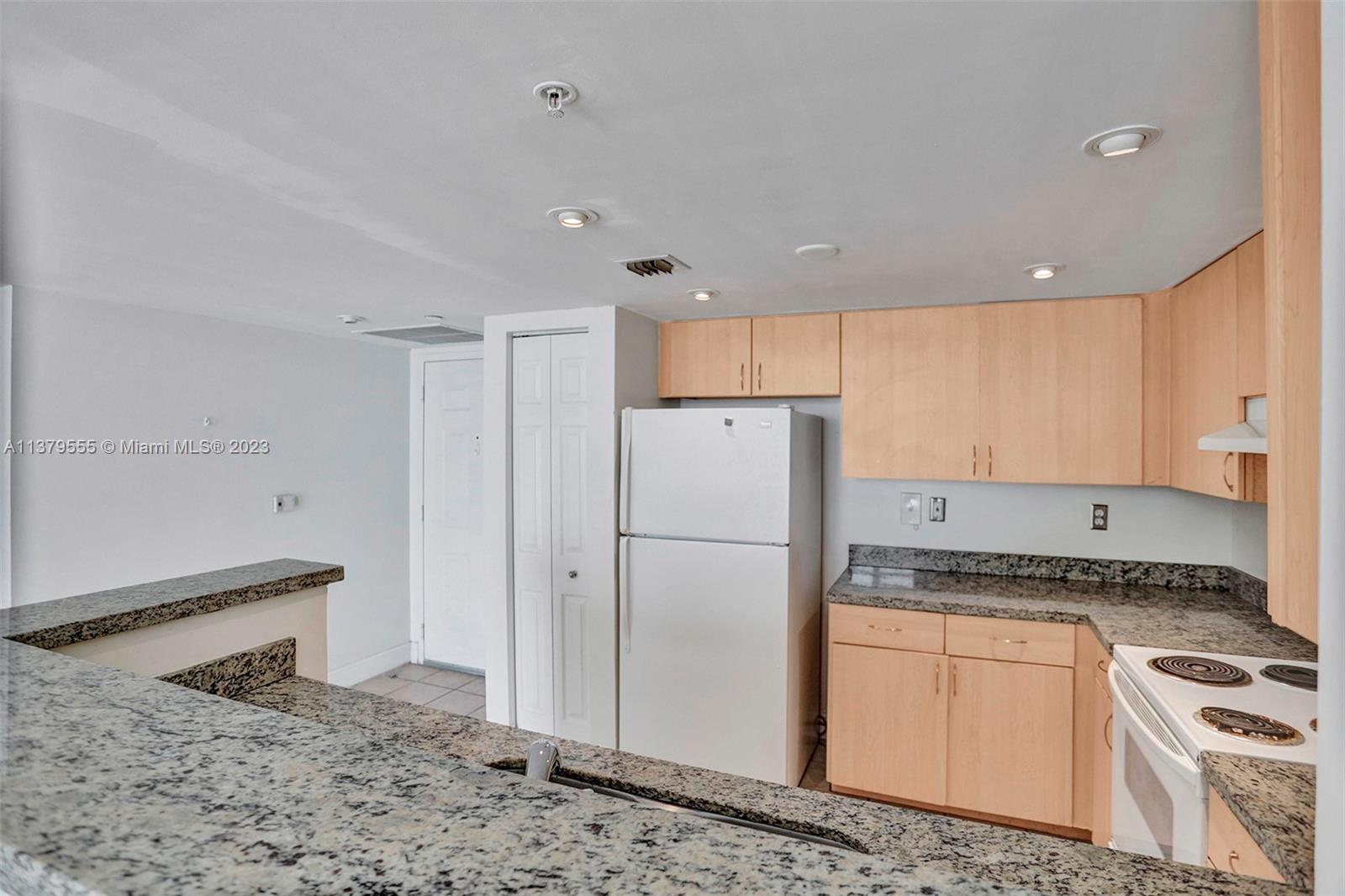 THE ASTON CONDO - Residential Lease