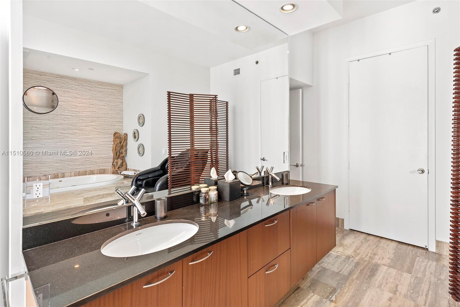 TDR TOWER II CONDO - Residential