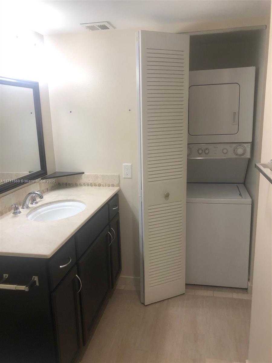 WOOD HUE II CONDO - Residential Lease