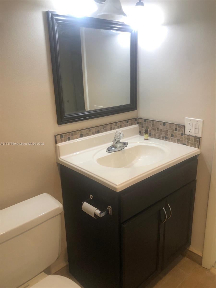 WOOD HUE II CONDO - Residential Lease