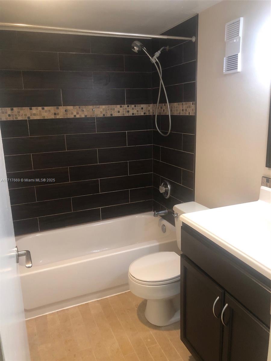 WOOD HUE II CONDO - Residential Lease