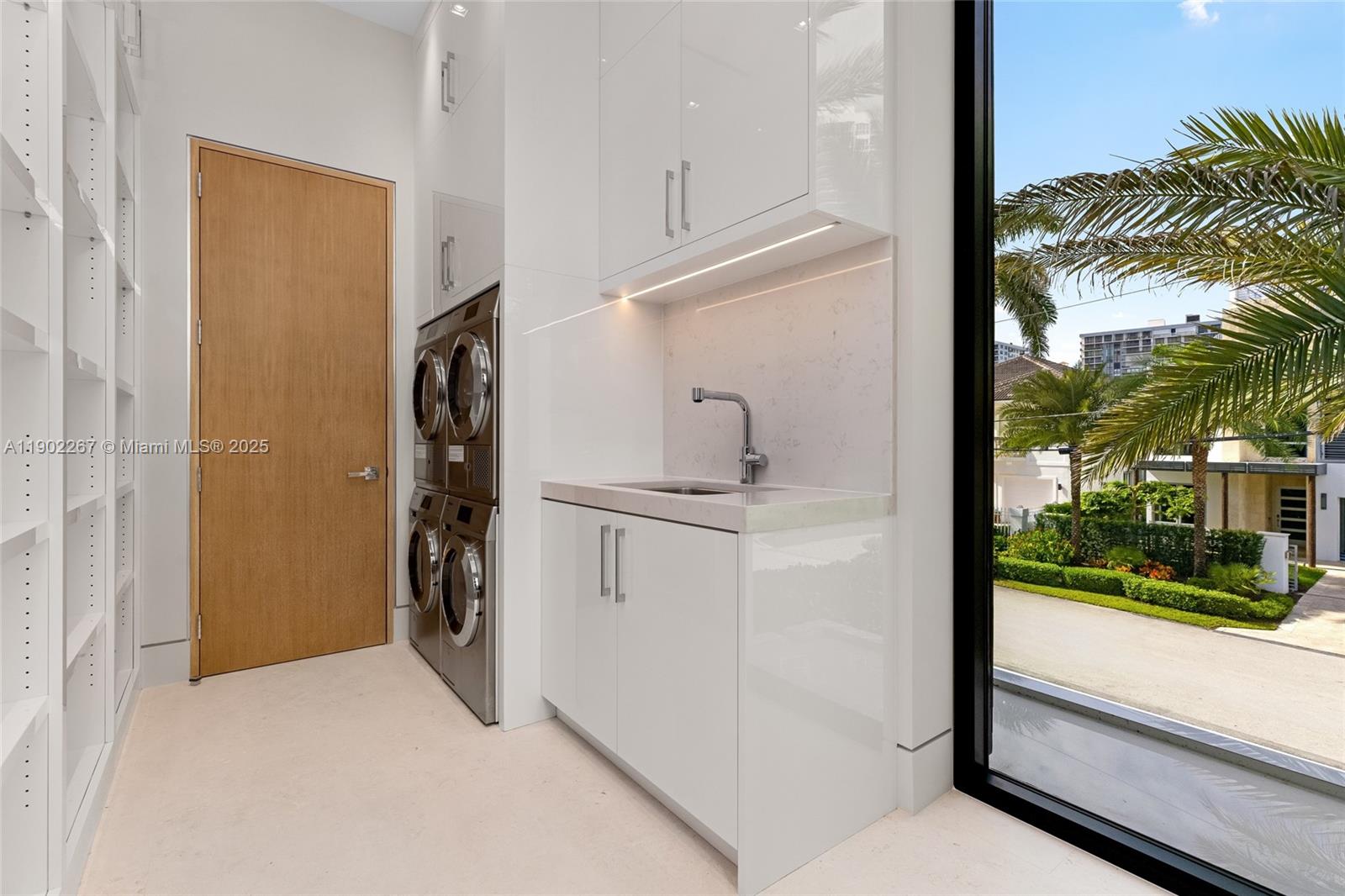 LAUDERDALE BEACH - Residential