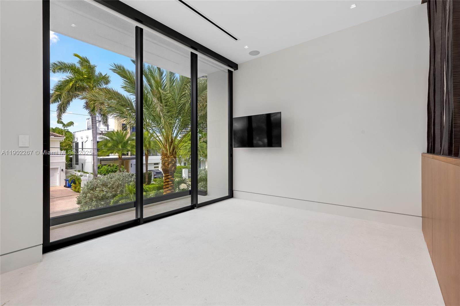 LAUDERDALE BEACH - Residential