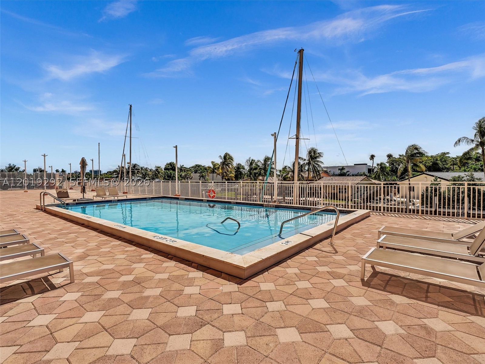 WATERSIDE TOWERS CONDO - Residential