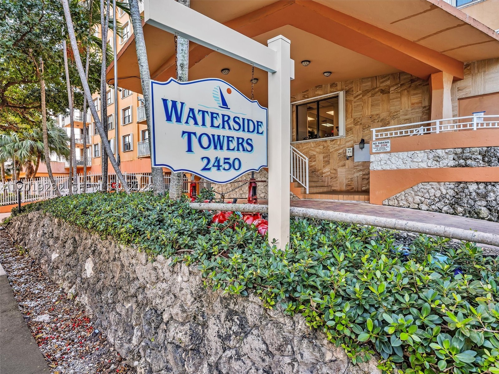WATERSIDE TOWERS CONDO - Residential