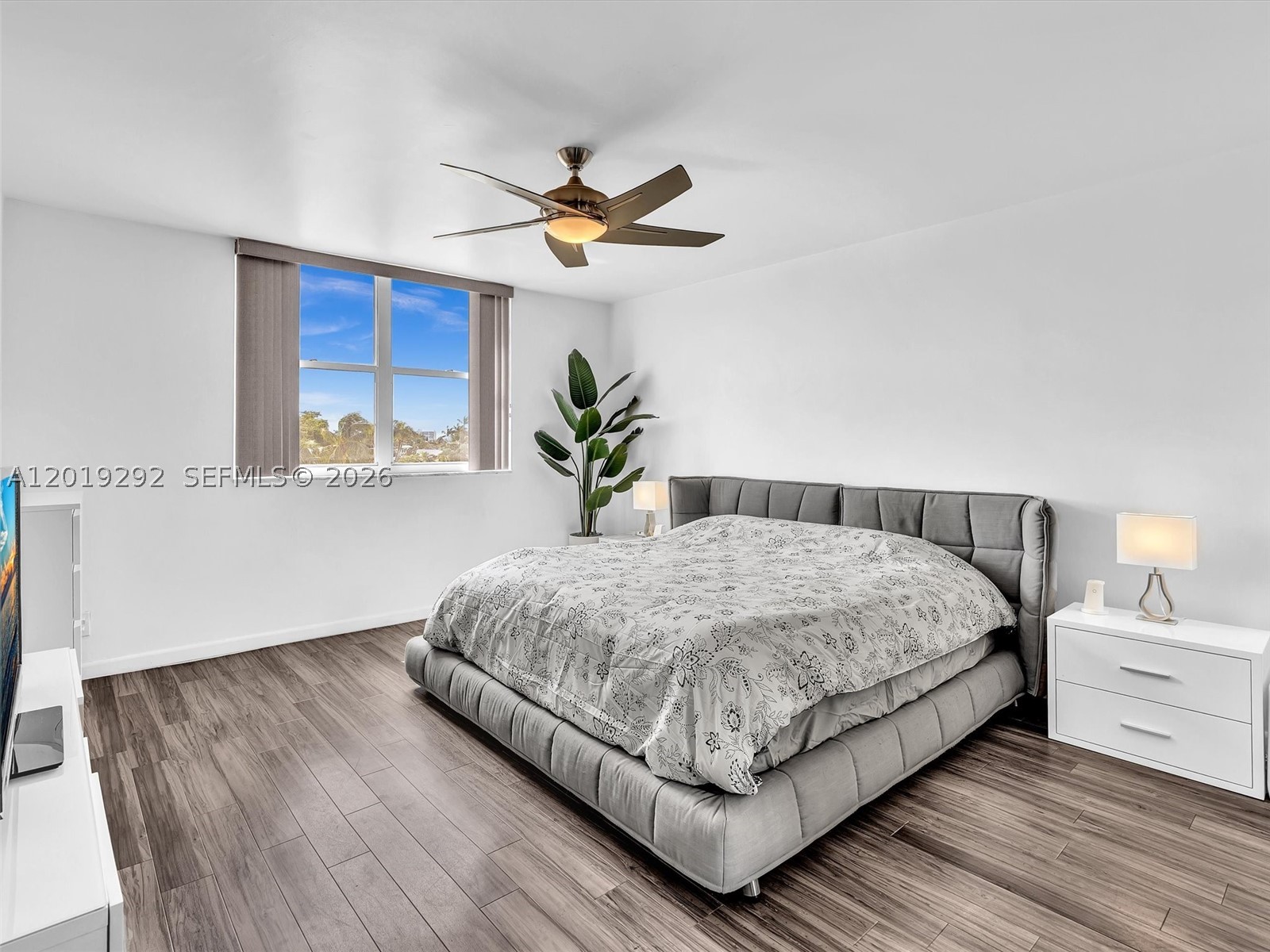 WATERSIDE TOWERS CONDO - Residential