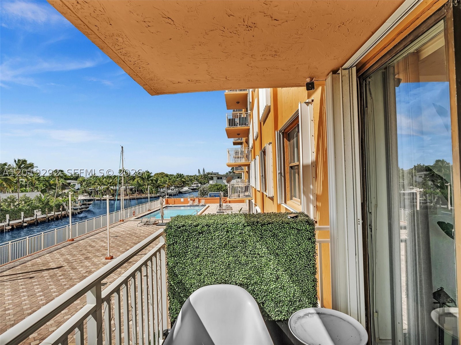 WATERSIDE TOWERS CONDO - Residential