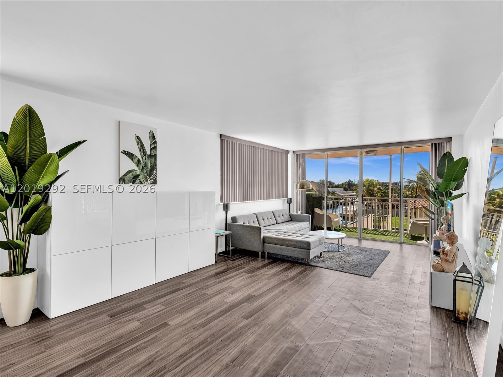 WATERSIDE TOWERS CONDO - Residential