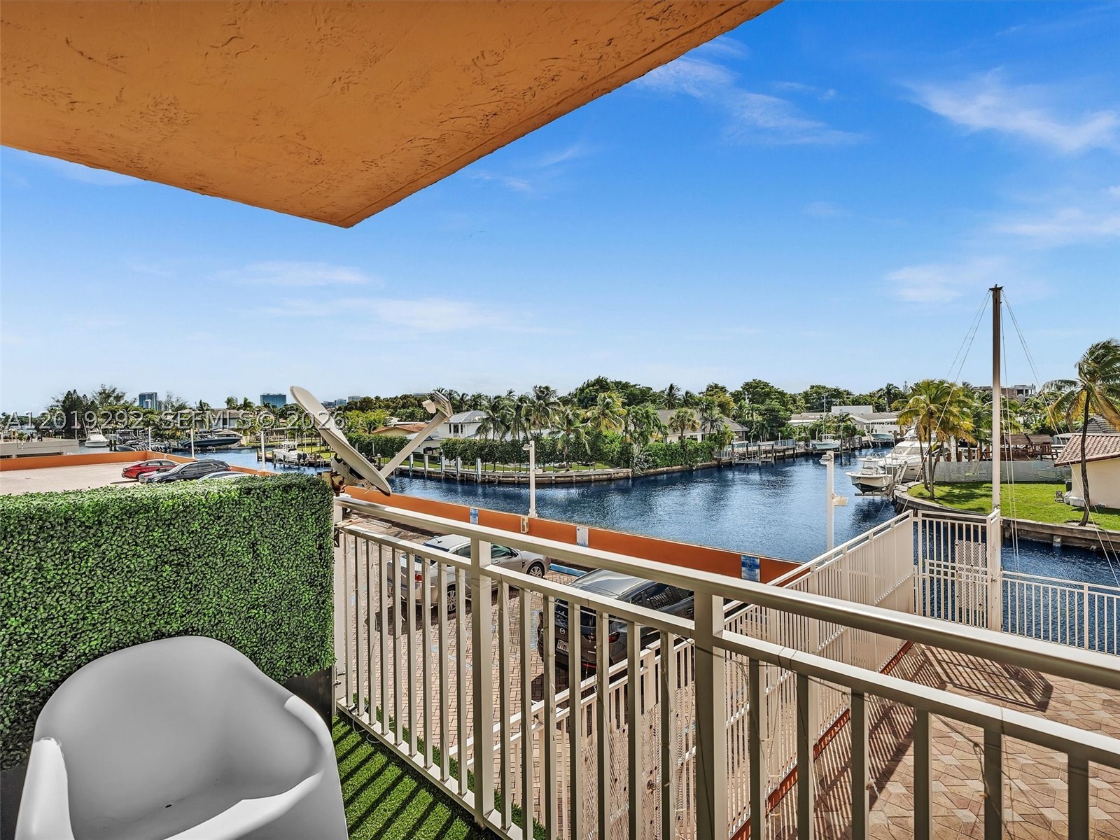 WATERSIDE TOWERS CONDO - Residential