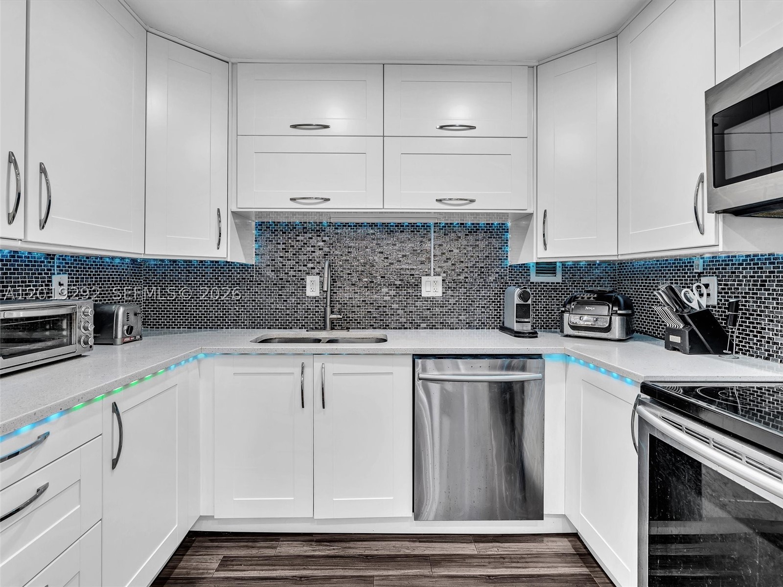 WATERSIDE TOWERS CONDO - Residential