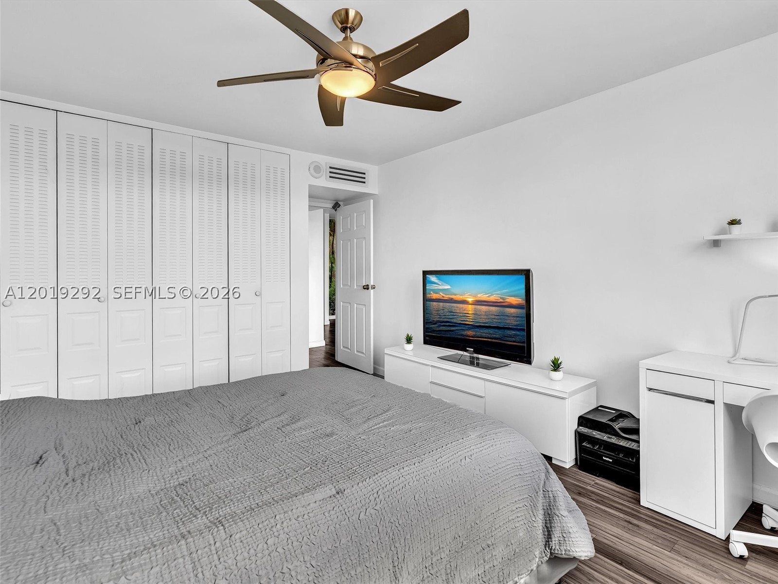 WATERSIDE TOWERS CONDO - Residential